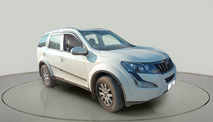 2015 Mahindra XUV500 W8, Diesel, Manual, 1,82,490 km, exterior