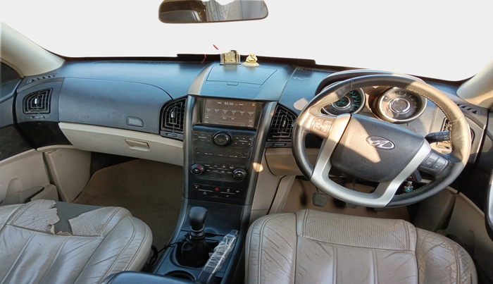 2015 Mahindra XUV500 W8, Diesel, Manual, 1,82,490 km, interior
