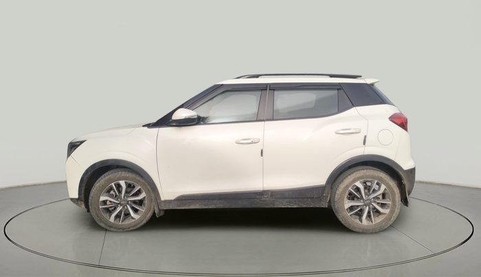 2021 Mahindra XUV300 W8 (O) 1.5 DIESEL, Diesel, Manual, 1,60,346 km, exterior