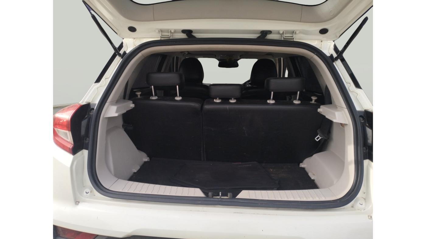 2021 Mahindra XUV300 W8 (O) 1.5 DIESEL, Diesel, Manual, 1,60,346 km, exterior