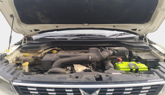2021 Mahindra XUV300 W8 (O) 1.5 DIESEL, Diesel, Manual, 1,60,346 km, exterior