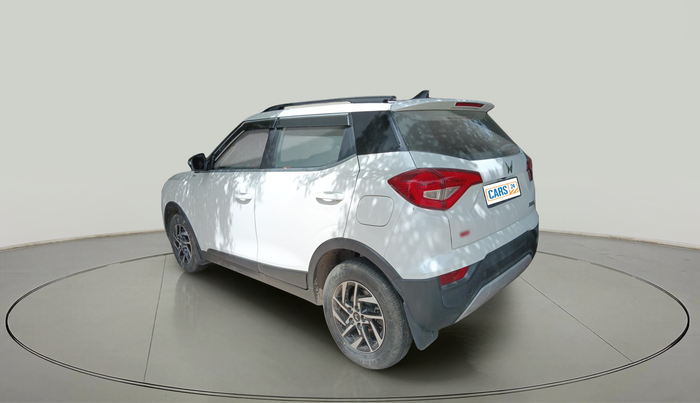 2023 Mahindra XUV300 W8 1.2 PETROL, Petrol, Manual, 18,396 km, exterior