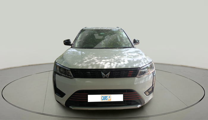 2023 Mahindra XUV300 W8 1.2 PETROL, Petrol, Manual, 18,396 km, exterior