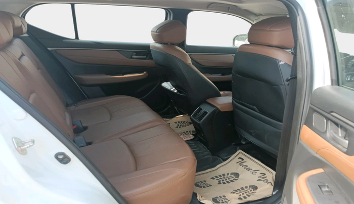 2025 Honda ELEVATE ZX CVT Dual Tone, Petrol, Automatic, 13,991 km, interior