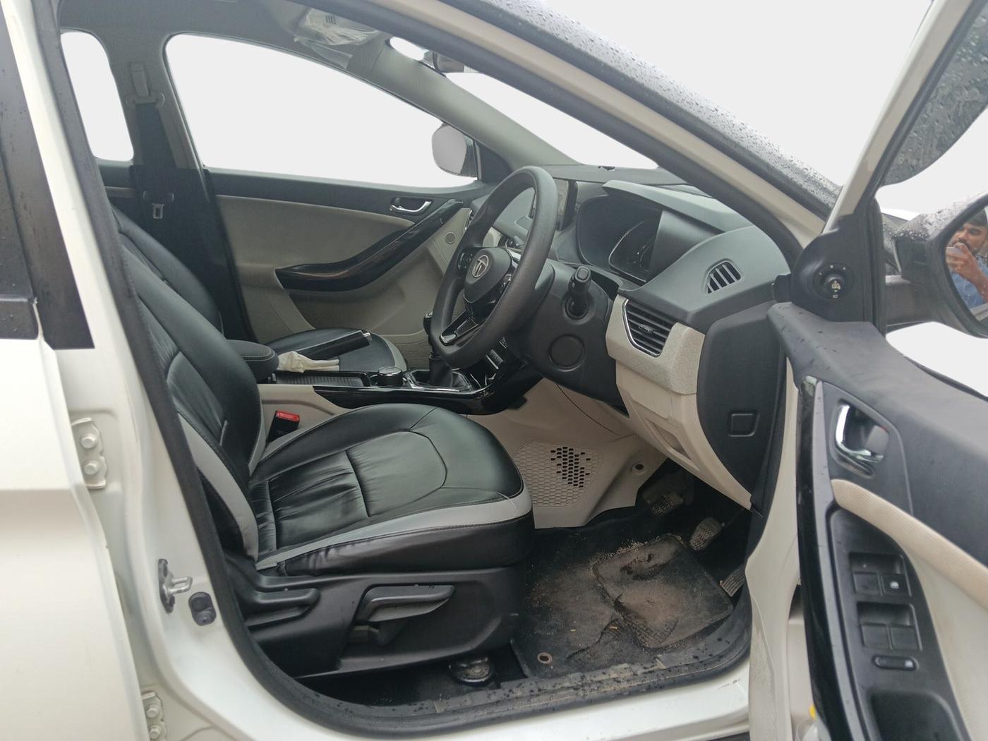 2022 Tata NEXON XZ PLUS PETROL, Petrol, Manual, 31,379 km, interior