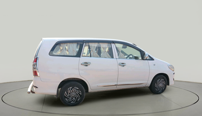 2013 Toyota Innova G1 2.5, Diesel, Manual, 2,70,000 km, exterior