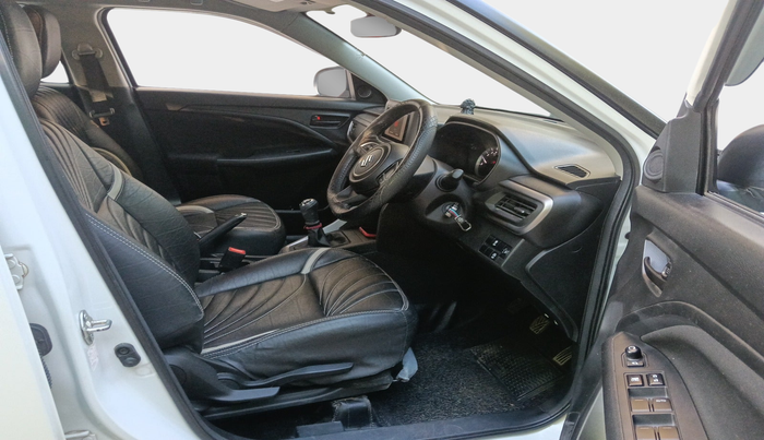 2022 Maruti BREZZA VXI SMART HYBRID, Petrol, Manual, 28,067 km, interior