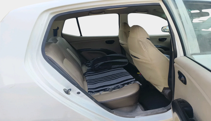 2014 Hyundai i10 MAGNA 1.1, CNG, Manual, 1,57,745 km, interior