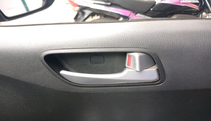 2016 Hyundai Grand i10 SPORTZ 1.2 KAPPA VTVT, Petrol, Manual, 1,05,624 km, interior