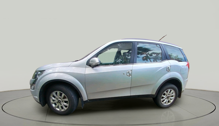 2017 Mahindra XUV500 W10, Diesel, Manual, 1,22,279 km, exterior