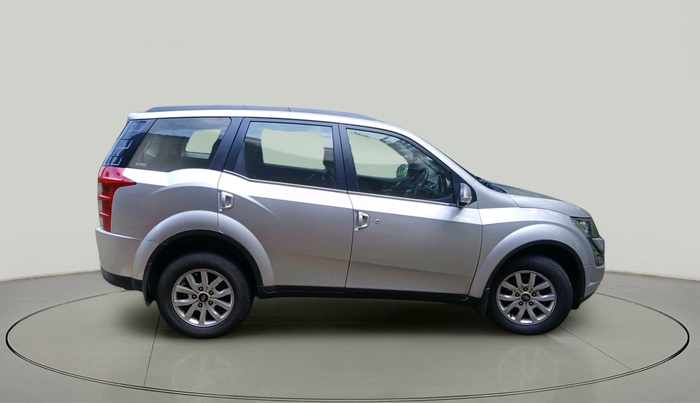 2017 Mahindra XUV500 W10, Diesel, Manual, 1,22,279 km, exterior