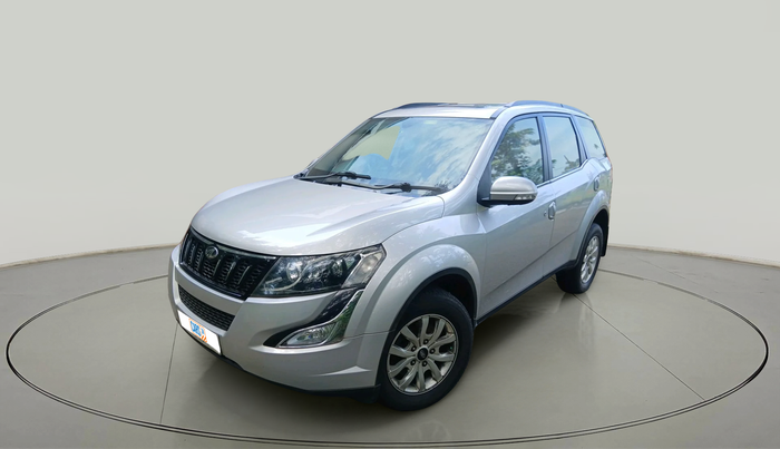 2017 Mahindra XUV500 W10, Diesel, Manual, 1,22,279 km, exterior