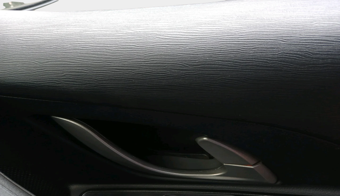 2017 Mahindra XUV500 W10, Diesel, Manual, 1,22,279 km, interior