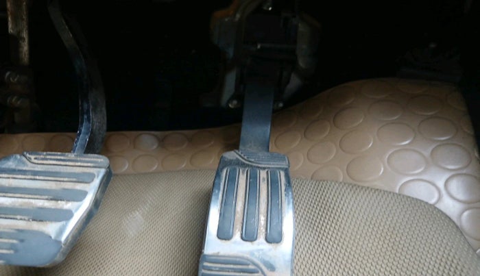 2017 Mahindra XUV500 W10, Diesel, Manual, 1,22,279 km, interior