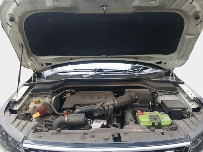 2021 Mahindra XUV300 W6 1.2 PETROL AMT, Petrol, Automatic, 48,045 km, exterior
