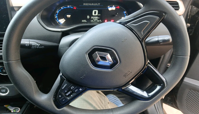 2023 Renault Kiger RXT (O) MT, Petrol, Manual, 39,398 km, interior