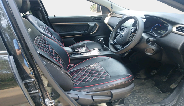 2023 Renault Kiger RXT (O) MT, Petrol, Manual, 39,398 km, interior