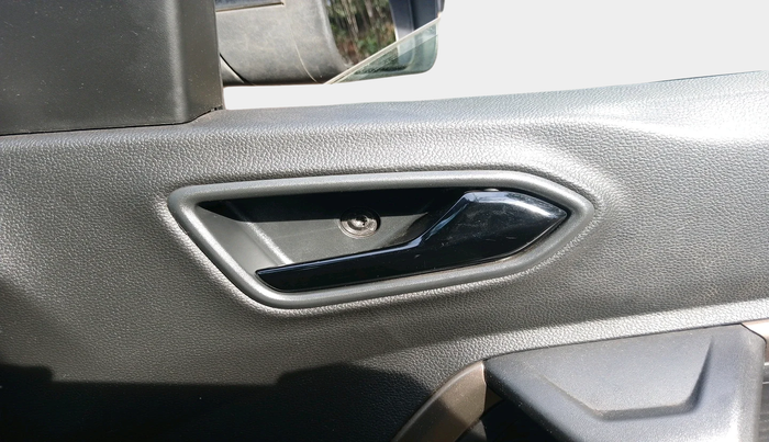 2023 Renault Kiger RXT (O) MT, Petrol, Manual, 39,398 km, interior