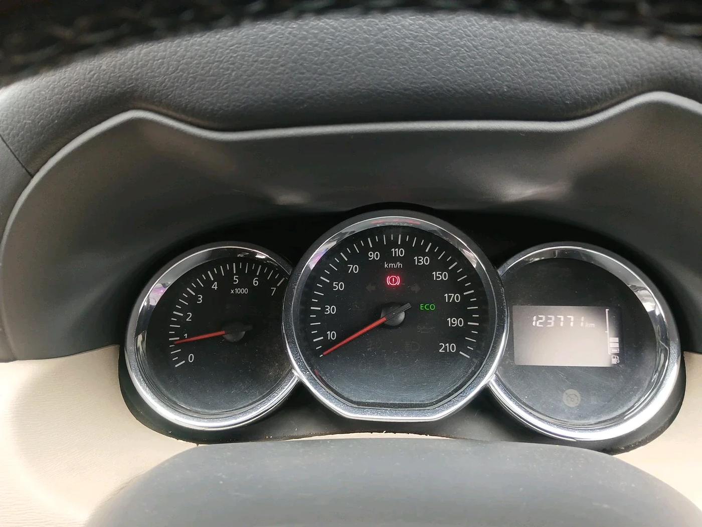 2016 Nissan Terrano XL O (D), Diesel, Manual, 1,23,771 km, interior