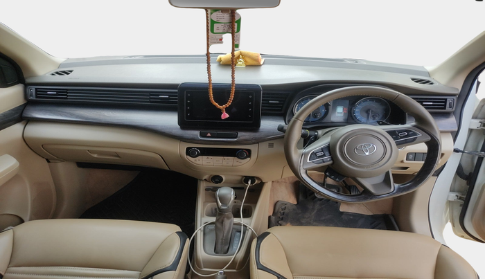 2024 Toyota RUMION V AT , Petrol, Automatic, 33,397 km, interior