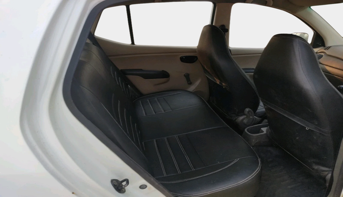 2011 Hyundai i10 ERA 1.1, Petrol, Manual, 1,30,250 km, interior