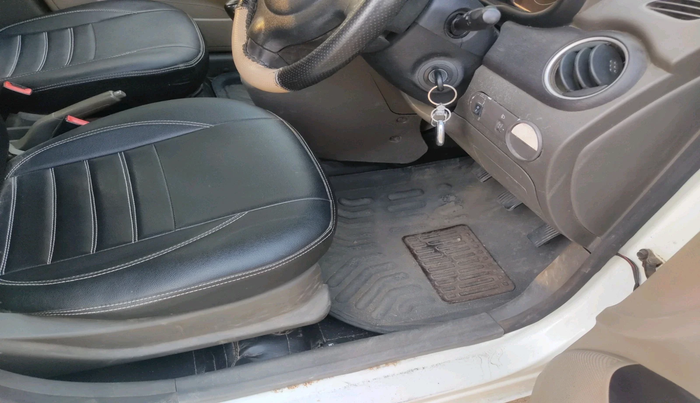 2011 Hyundai i10 ERA 1.1, Petrol, Manual, 1,30,250 km, interior