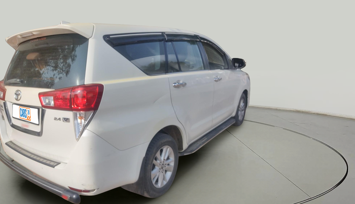 2016 Toyota Innova Crysta 2.4 VX 7 STR, Diesel, Manual, 1,50,872 km, exterior