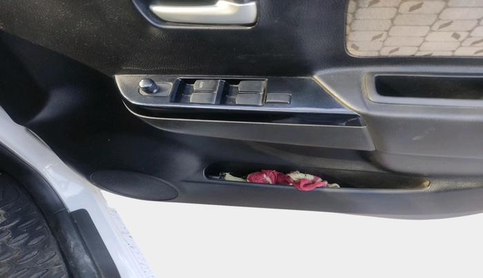 2017 Maruti Wagon R 1.0 VXI, Petrol, Manual, 87,219 km, interior