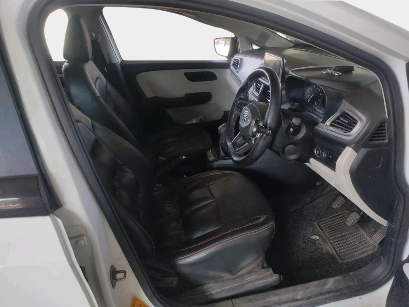 2022 Tata ALTROZ XT I-TURBO PETROL, Petrol, Manual, 54,347 km, interior