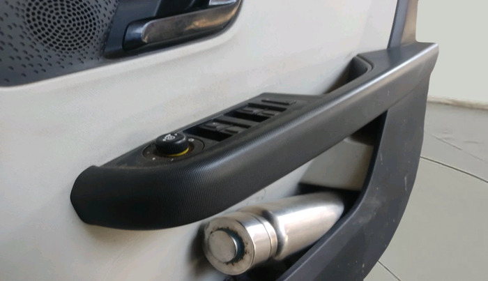 2022 Tata ALTROZ XT I-TURBO PETROL, Petrol, Manual, 54,347 km, interior