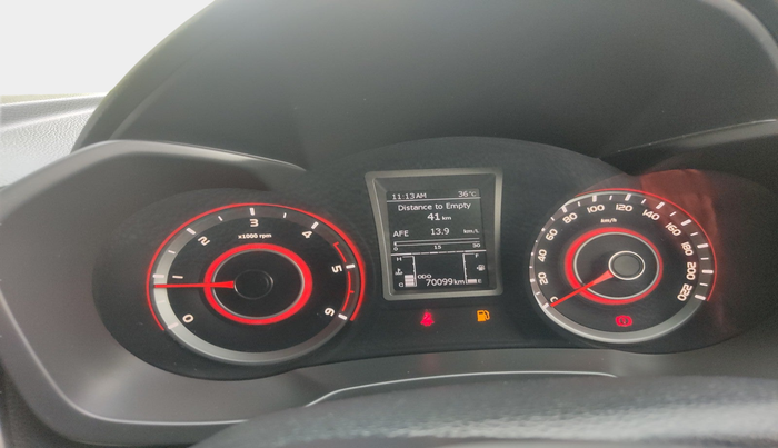 2019 Mahindra XUV300 W8 1.5 DIESEL, Diesel, Manual, 70,099 km, interior
