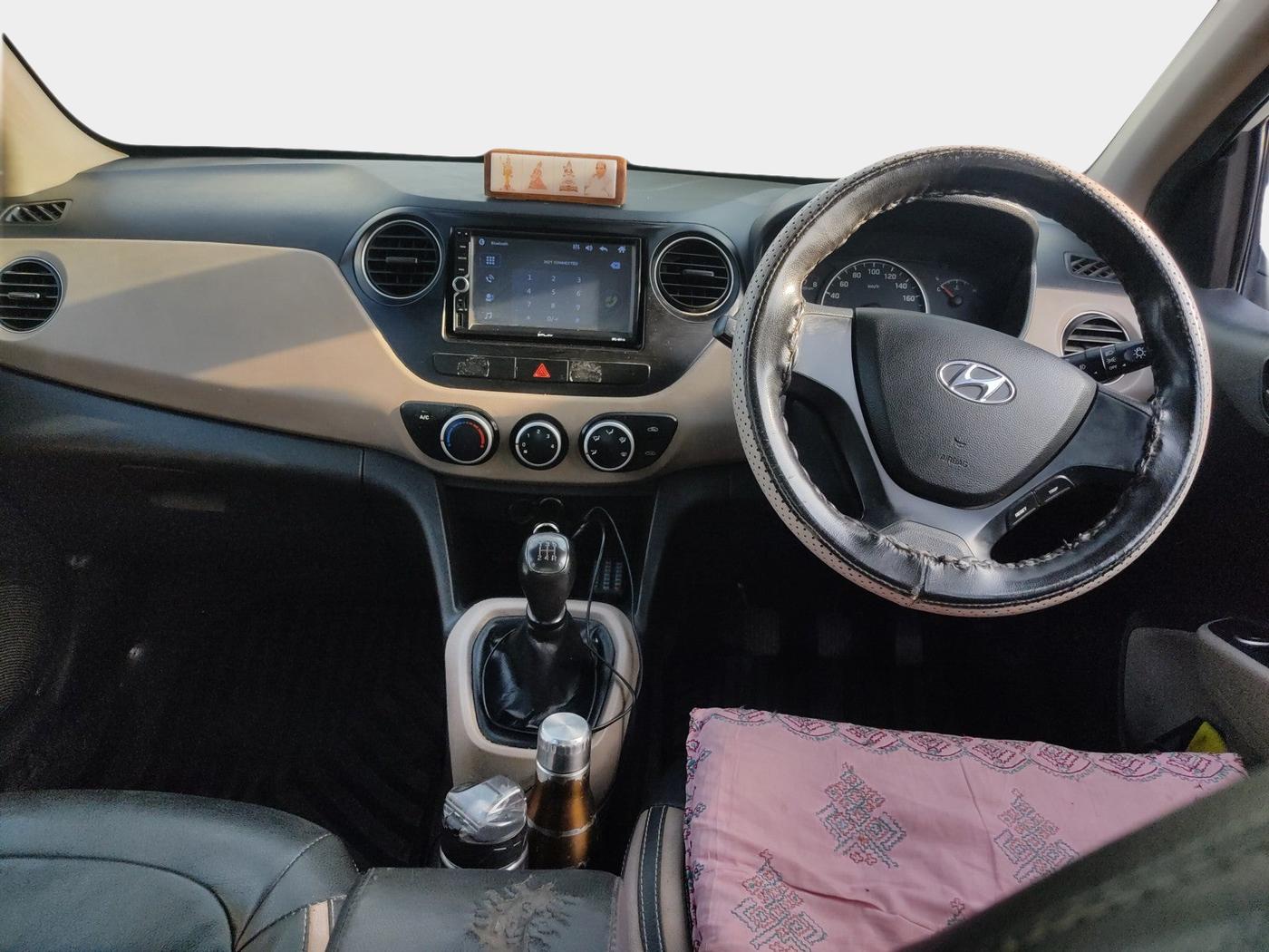 2017 Hyundai Grand i10 MAGNA 1.2 KAPPA VTVT, Petrol, Manual, 1,25,373 km, interior