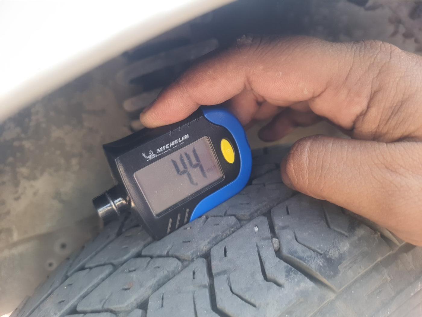 2016 Maruti Eeco 5 STR WITH A/C+HTR, Petrol, Manual, 1,42,133 km, tyre