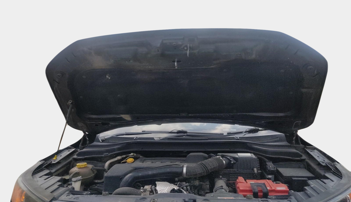 2022 Mahindra XUV300 W8 (O) 1.5 DIESEL, Diesel, Manual, 78,188 km, exterior