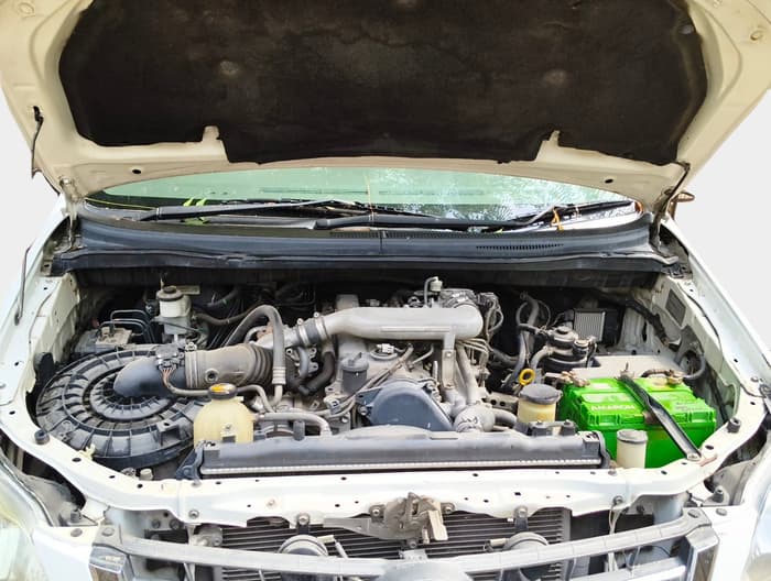 2014 Toyota Innova 2.5 GX 7 STR, Diesel, Manual, 1,48,260 km, exterior