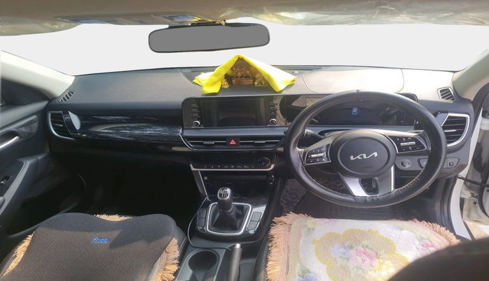 2023 KIA SELTOS  HTK PLUS 1.5 TURBO PETROL IMT, Petrol, Manual, 33,157 km, interior