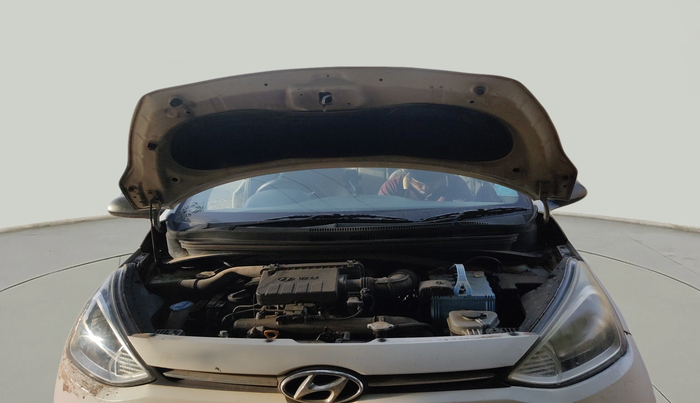 2016 Hyundai Xcent BASE 1.1, Diesel, Manual, 1,84,435 km, exterior