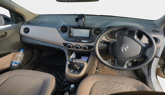 2016 Hyundai Xcent BASE 1.1, Diesel, Manual, 1,84,435 km, interior