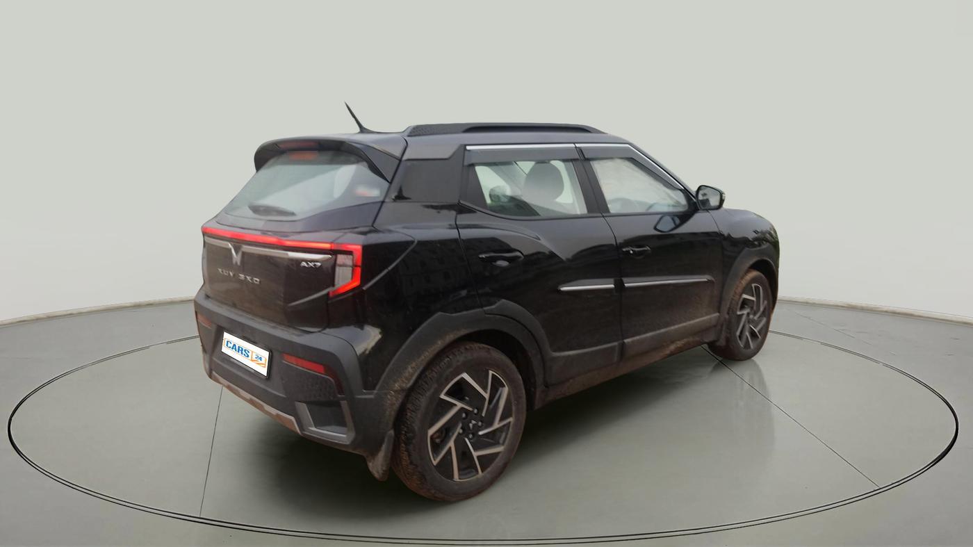 2025 Mahindra XUV 3XO AX7 1.5 Turbo Diesel Autoshift Plus, Diesel, Automatic, 5,038 km, exterior
