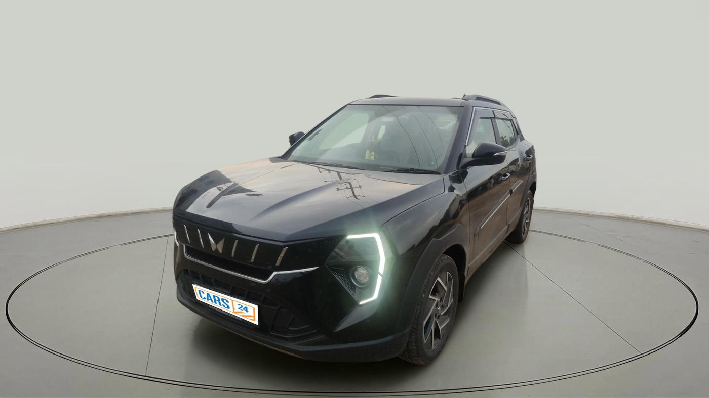 2025 Mahindra XUV 3XO AX7 1.5 Turbo Diesel Autoshift Plus, Diesel, Automatic, 5,038 km, exterior