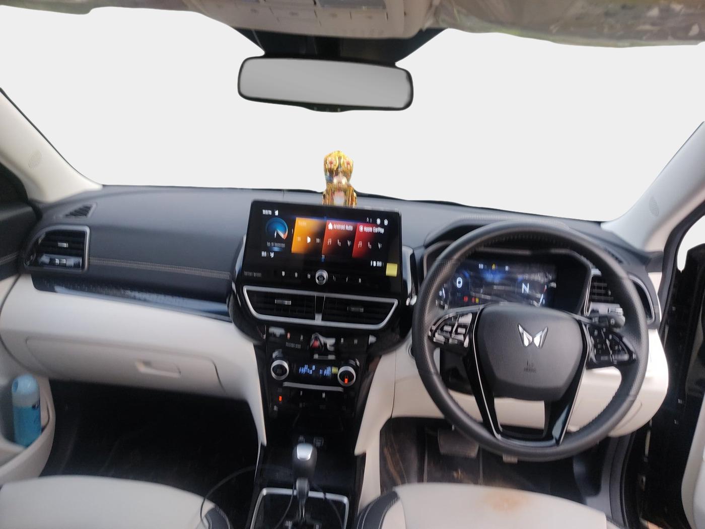 2025 Mahindra XUV 3XO AX7 1.5 Turbo Diesel Autoshift Plus, Diesel, Automatic, 5,038 km, interior