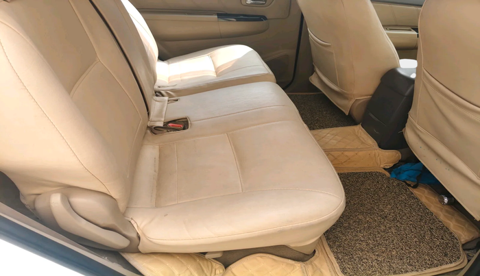 2012 Toyota Fortuner 3.0 4X2 MT, Diesel, Manual, 4,05,185 km, interior
