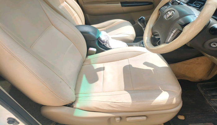 2012 Toyota Fortuner 3.0 4X2 MT, Diesel, Manual, 4,05,185 km, interior