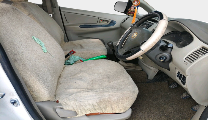 2013 Toyota Innova G1 2.5, Diesel, Manual, 2,70,514 km, interior