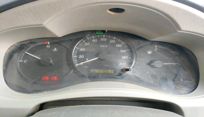 2013 Toyota Innova G1 2.5, Diesel, Manual, 2,70,514 km, interior