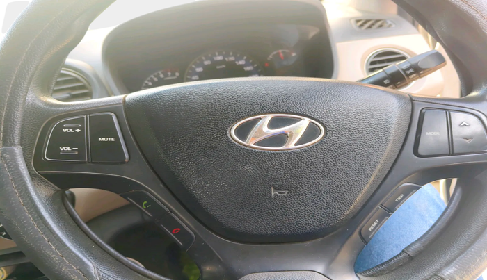 2014 Hyundai Xcent S (O) 1.2, Petrol, Manual, 1,61,043 km, interior