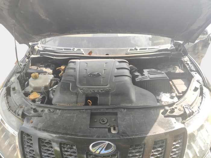 2015 Mahindra XUV500 W6, Diesel, Manual, 1,24,385 km, exterior