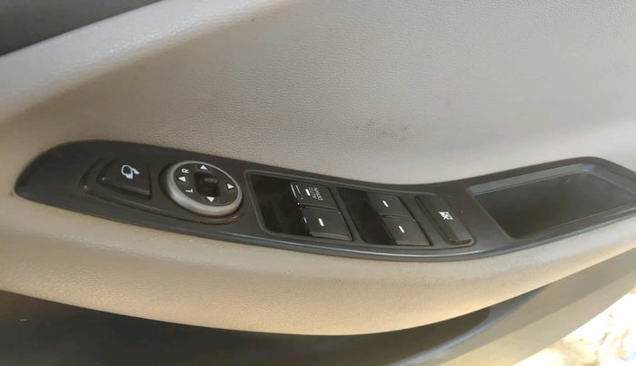 2020 Hyundai Elite i20 SPORTZ PLUS 1.2, Petrol, Manual, 92,668 km, interior