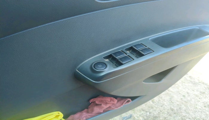 2011 Chevrolet Beat LT PETROL, Petrol, Manual, 86,746 km, interior