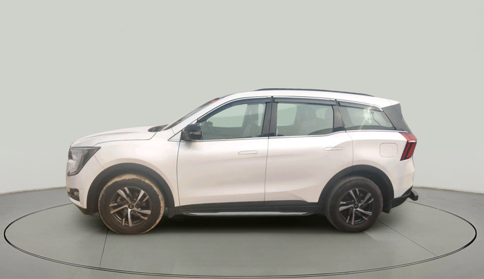 2023 Mahindra XUV700 AX 5 D MT 7 STR, Diesel, Manual, 40,399 km, exterior